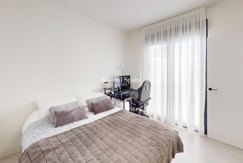 Resale - VILLA -
ROLDÁN - Inland