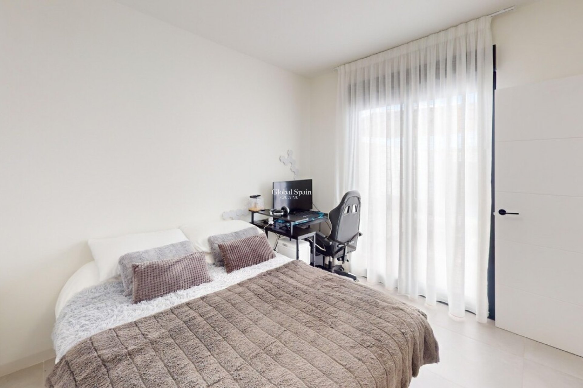 Resale - VILLA -
ROLDÁN - Inland