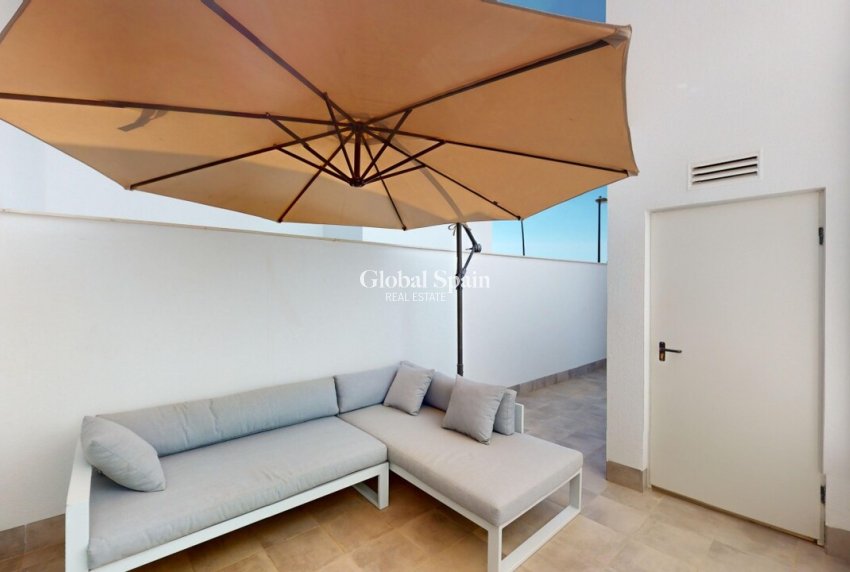 Resale - VILLA -
ROLDÁN - Inland