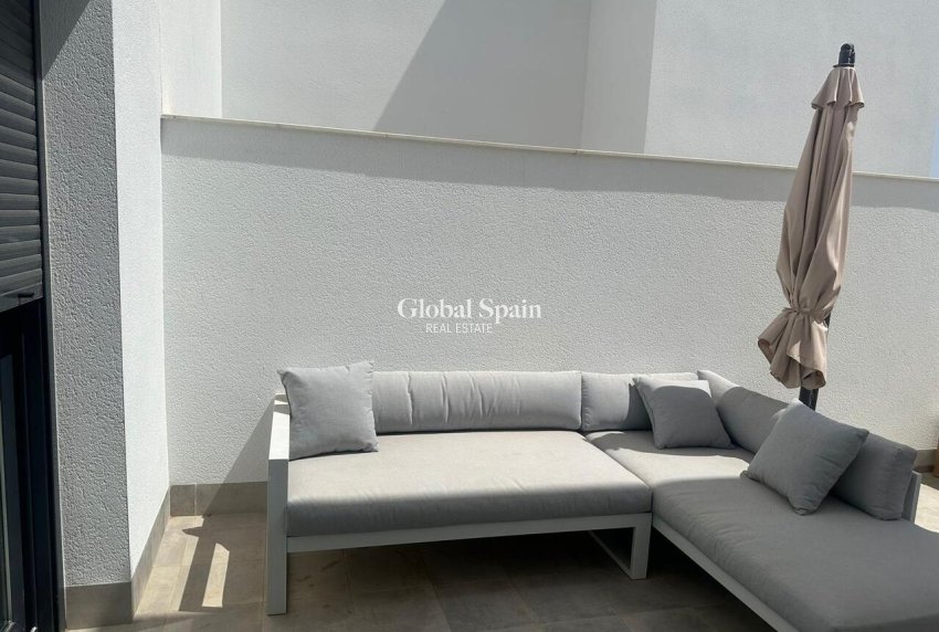 Resale - VILLA -
ROLDÁN - Inland