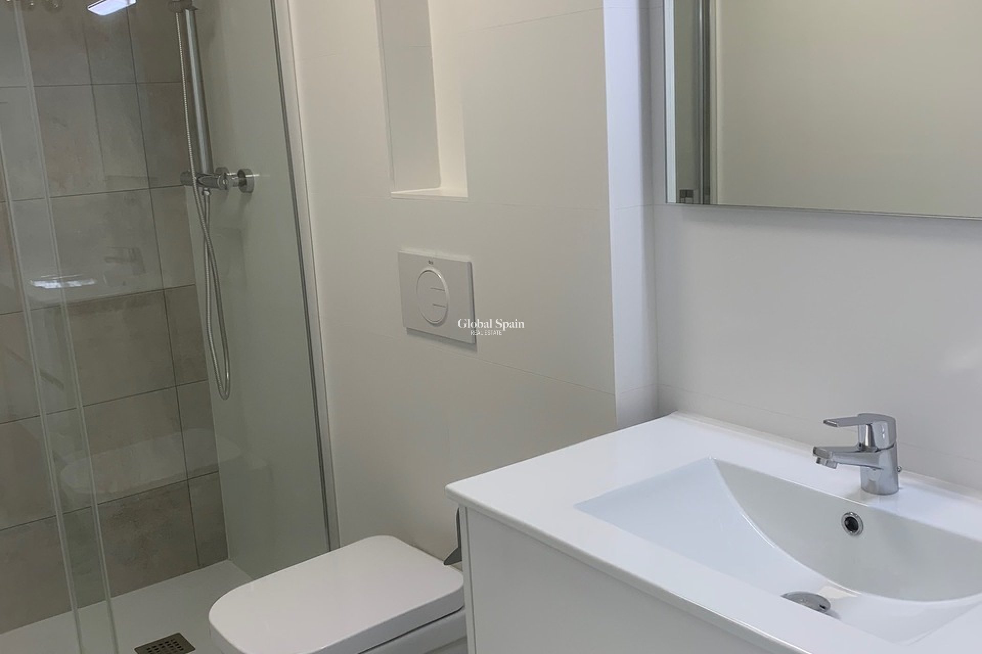 Resale - VILLA -
ROLDÁN - Inland