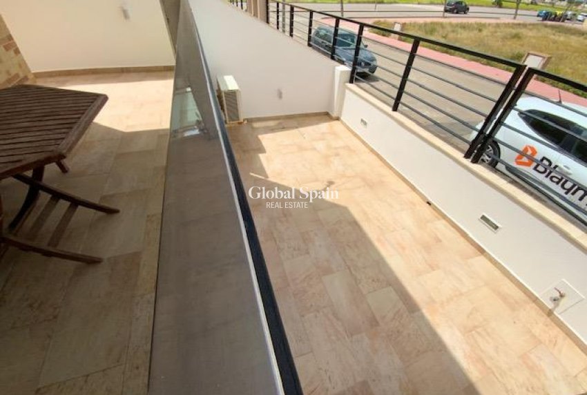 Resale - VILLA -
ROLDÁN - Inland