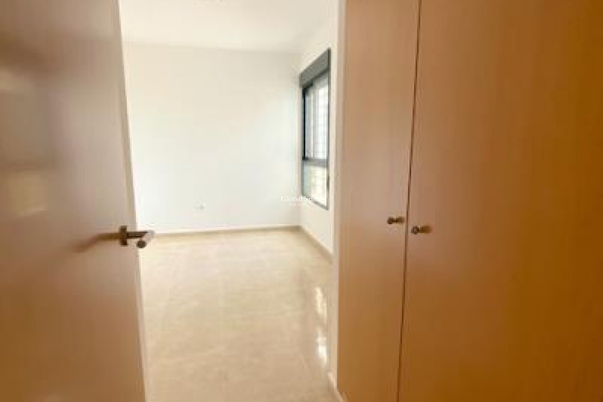 Resale - VILLA -
ROLDÁN - Inland