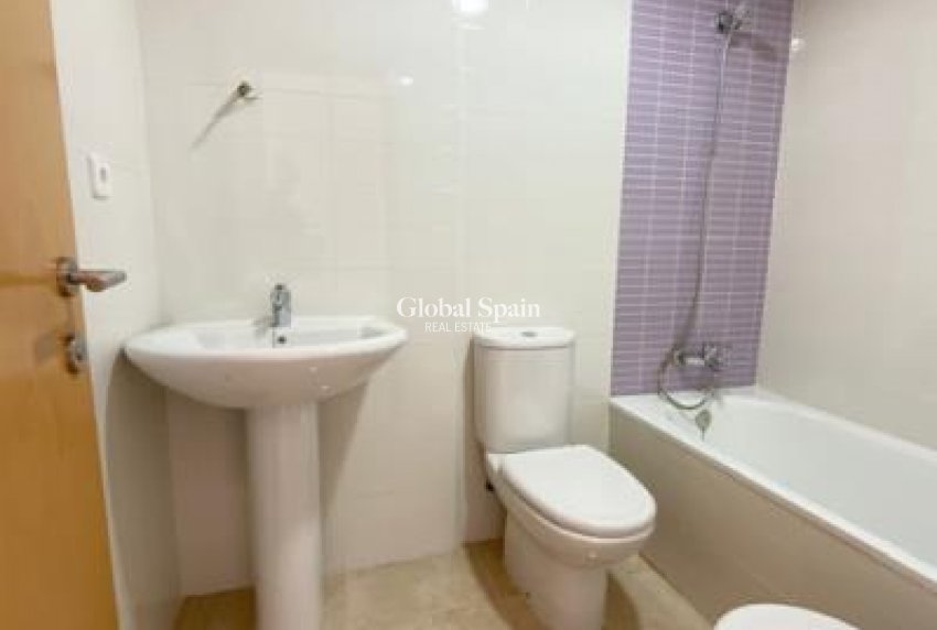 Resale - VILLA -
ROLDÁN - Inland