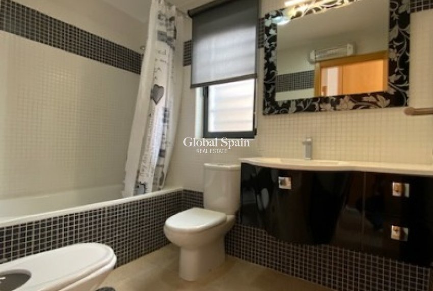 Resale - VILLA -
ROLDÁN - Inland