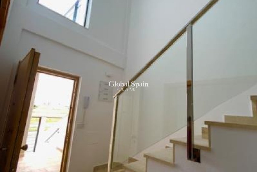 Resale - VILLA -
ROLDÁN - Inland