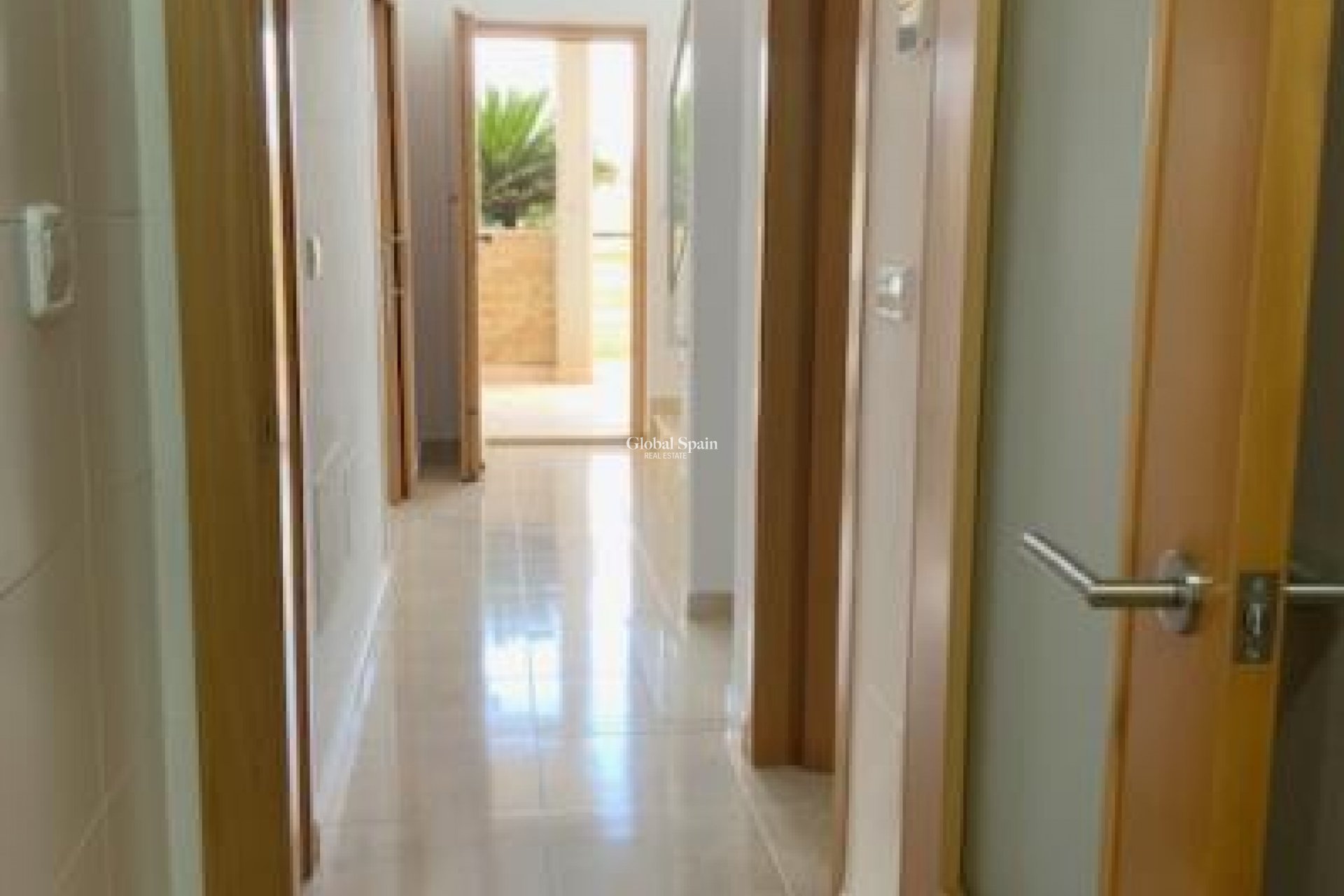 Resale - VILLA -
ROLDÁN - Inland