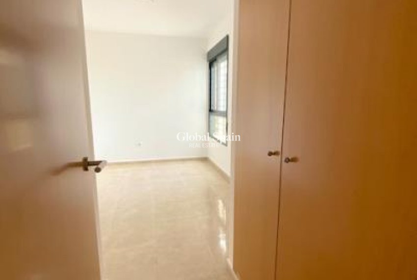 Resale - VILLA -
ROLDÁN - Inland