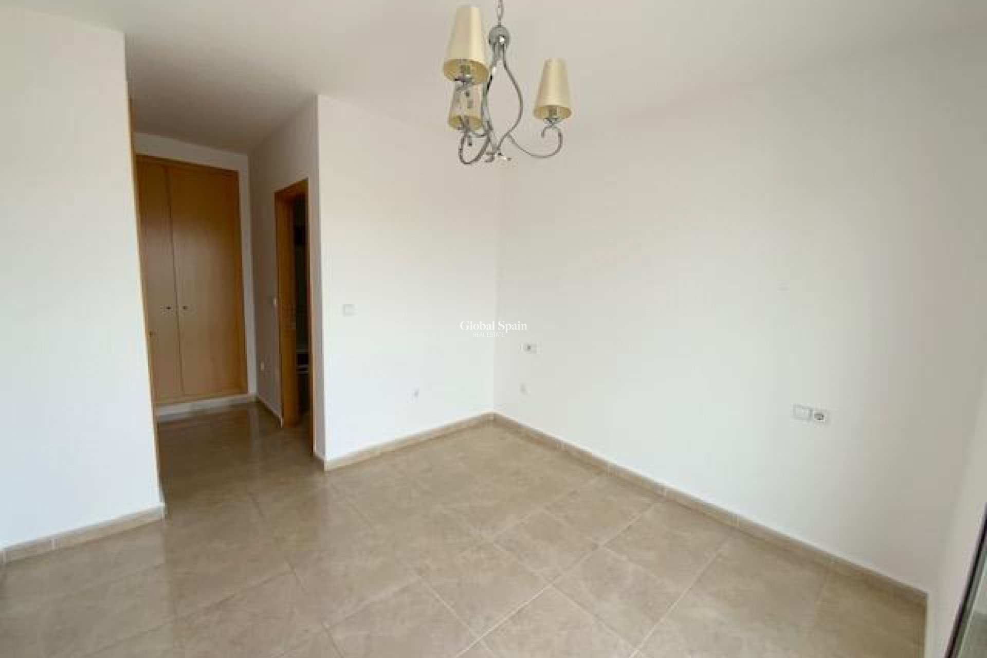 Resale - VILLA -
ROLDÁN - Inland