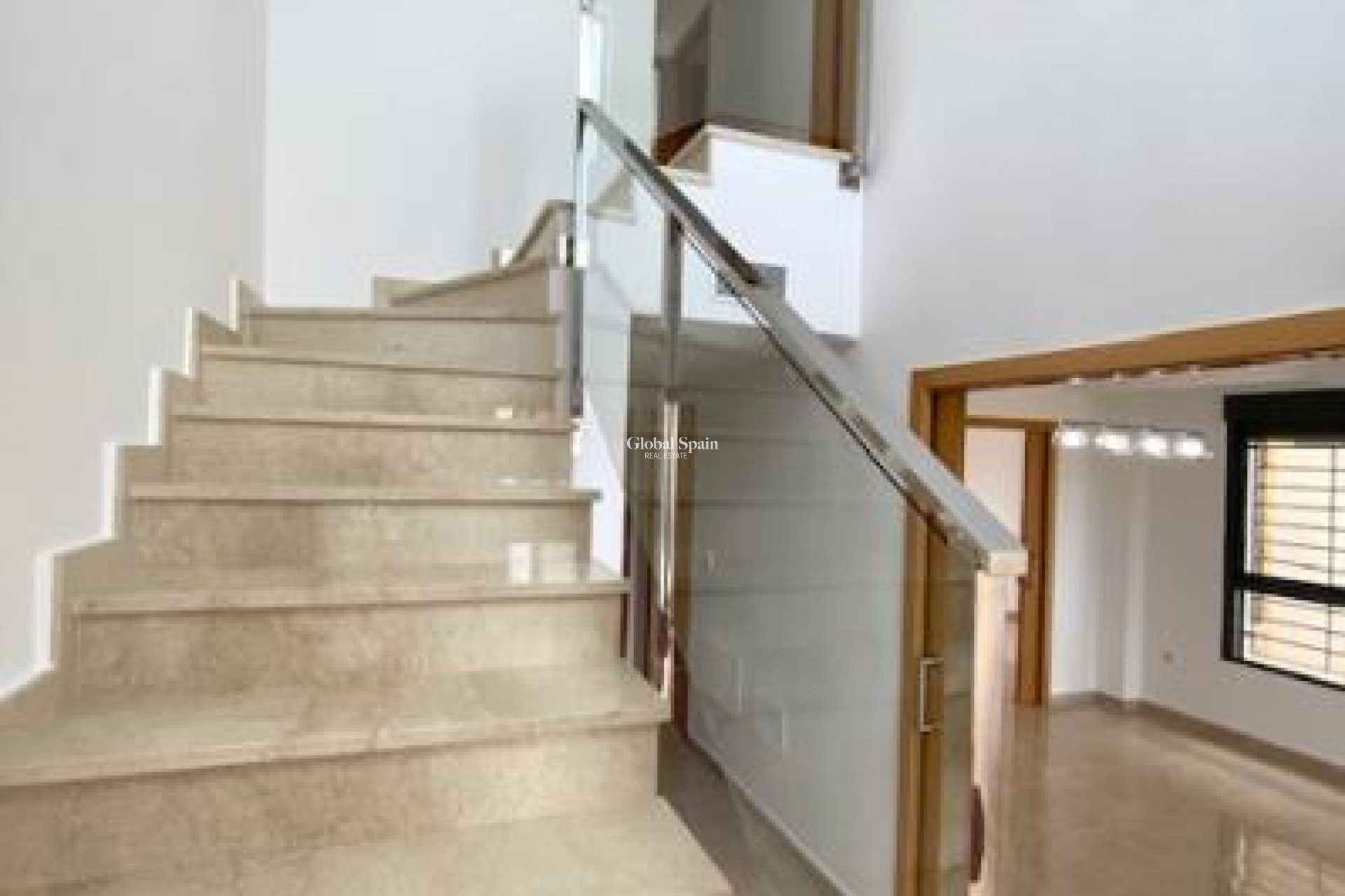 Resale - VILLA -
ROLDÁN - Inland