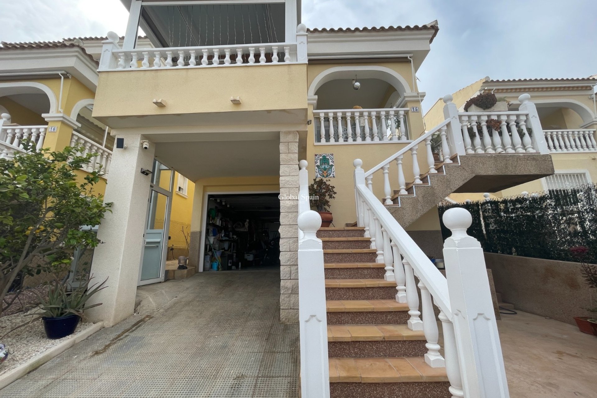 Resale - VILLA -
SAN FULGENCIO - Costa Blanca