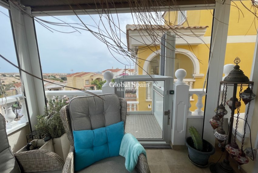 Resale - VILLA -
SAN FULGENCIO - Costa Blanca