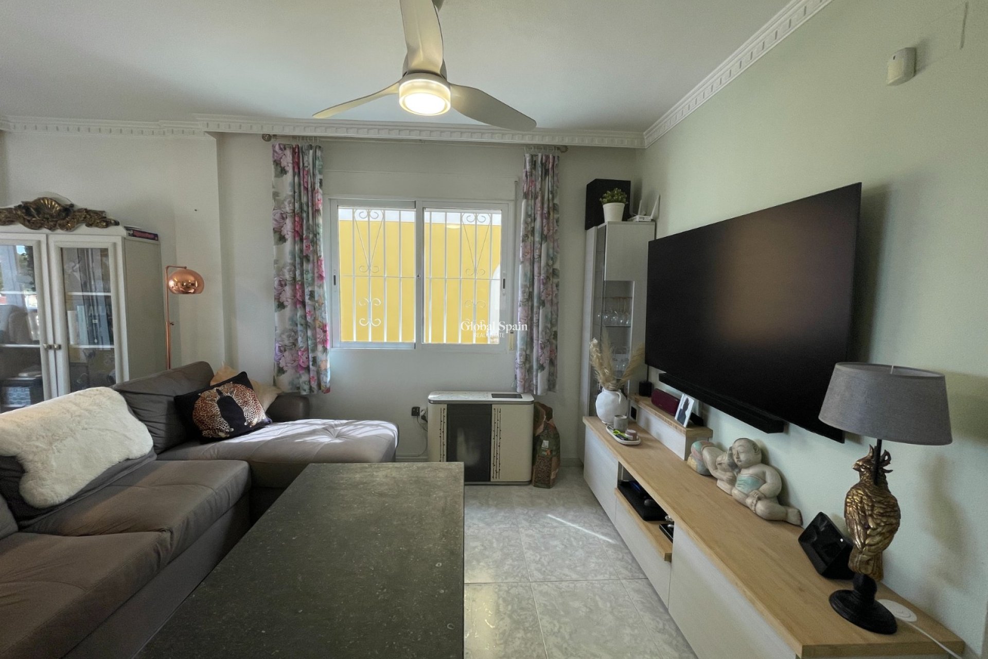 Resale - VILLA -
SAN FULGENCIO - Costa Blanca
