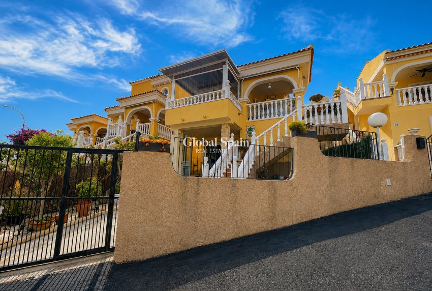 Resale - VILLA -
SAN FULGENCIO - Costa Blanca
