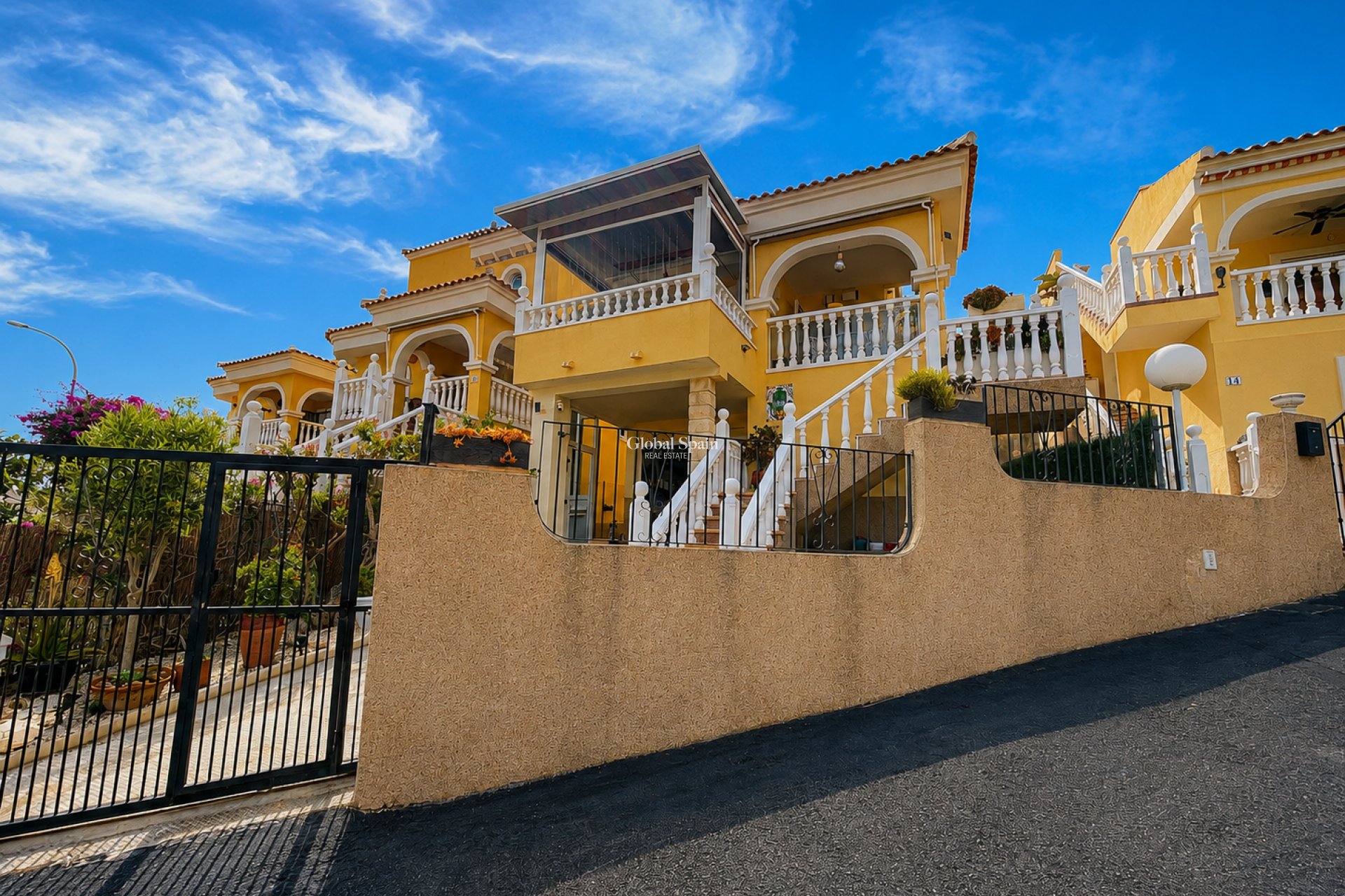 Resale - VILLA -
SAN FULGENCIO - Costa Blanca