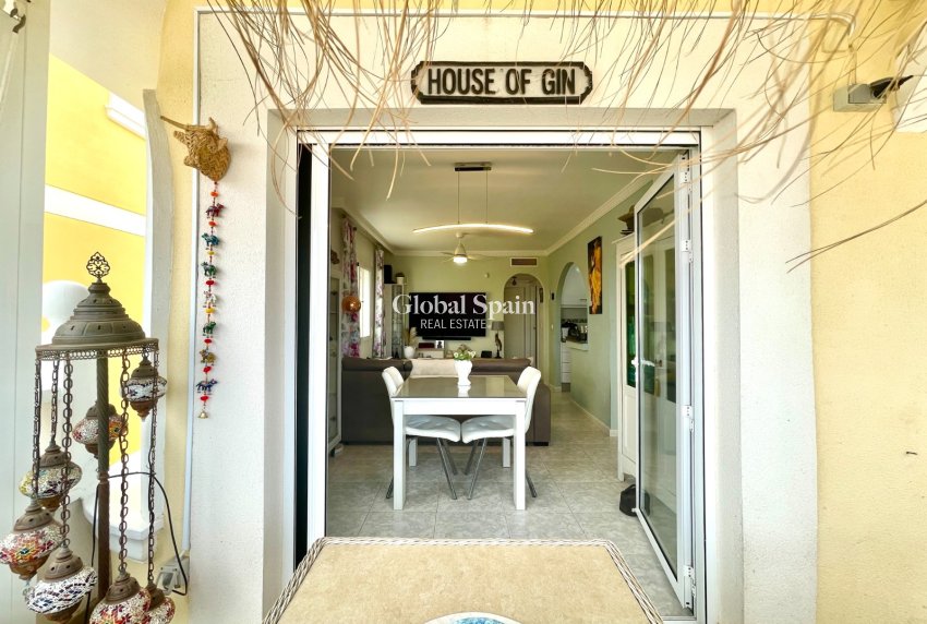Resale - VILLA -
SAN FULGENCIO - Costa Blanca