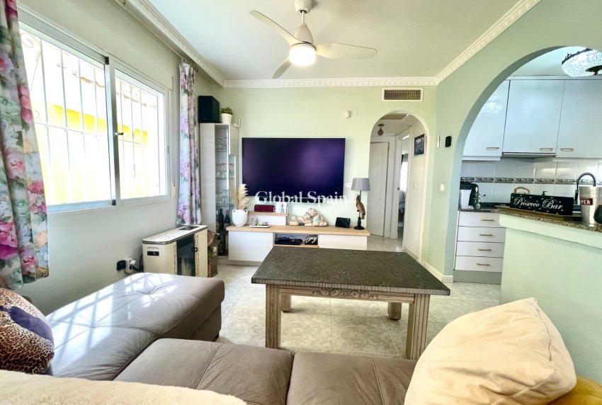 Resale - VILLA -
SAN FULGENCIO - Costa Blanca