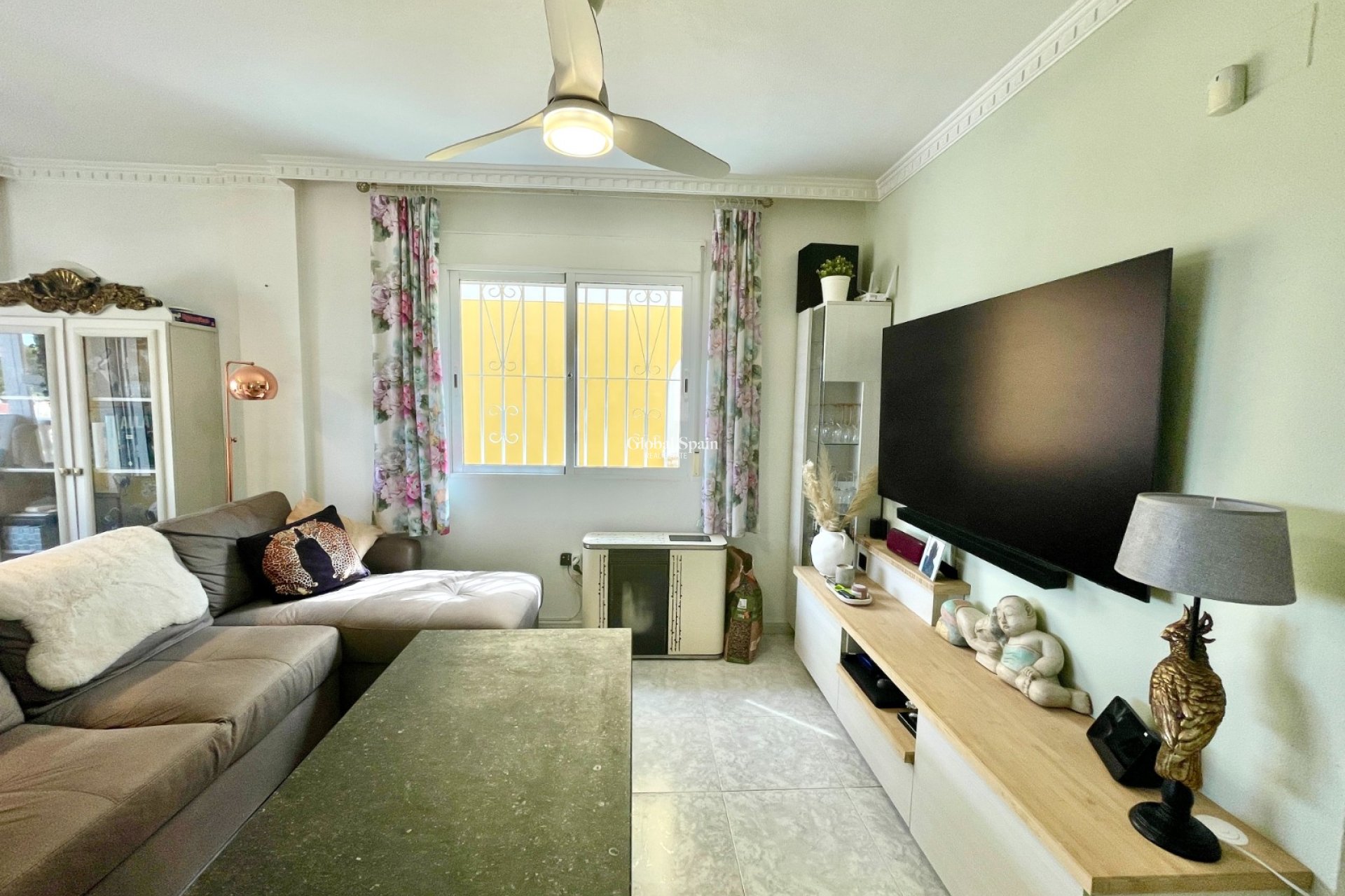 Resale - VILLA -
SAN FULGENCIO - Costa Blanca