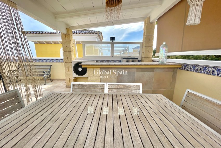 Resale - VILLA -
SAN FULGENCIO - Costa Blanca
