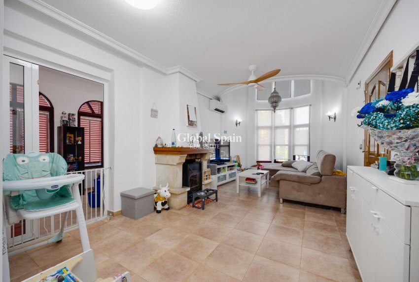 Resale - VILLA -
SAN FULGENCIO - Costa Blanca