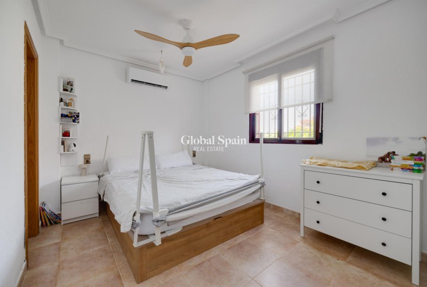 Resale - VILLA -
SAN FULGENCIO - Costa Blanca