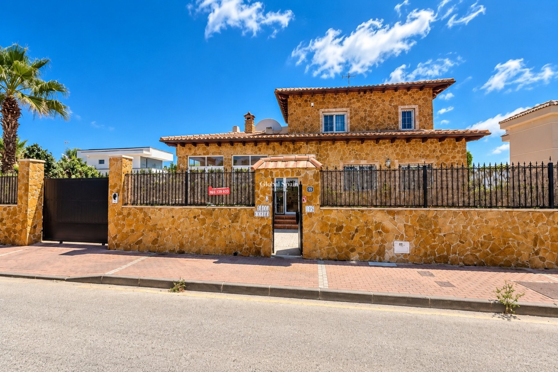 Resale - VILLA -
SAN FULGENCIO - Costa Blanca