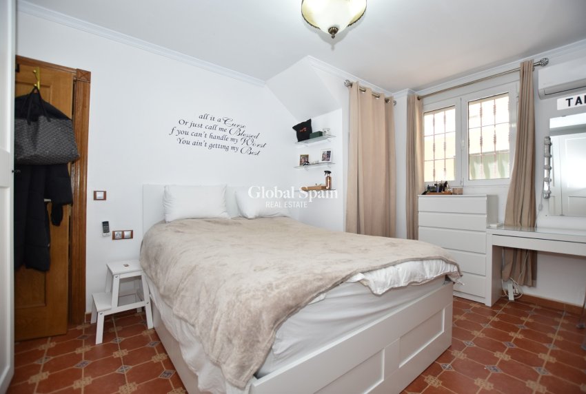 Resale - VILLA -
SAN FULGENCIO - Costa Blanca