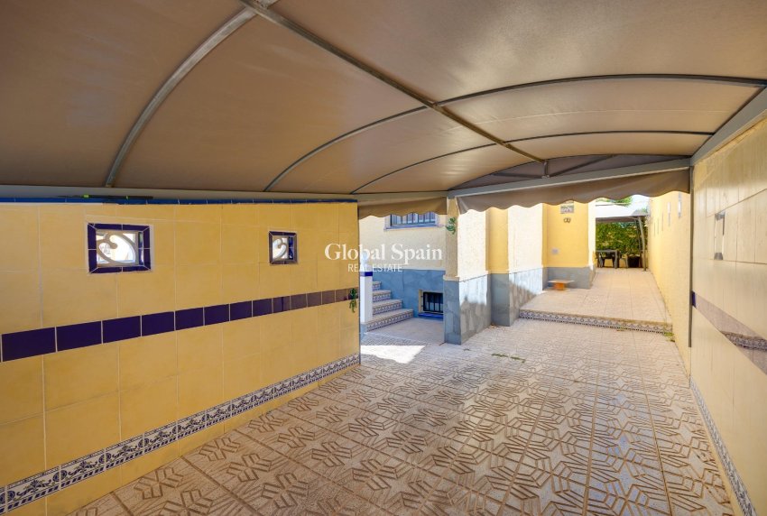 Resale - VILLA -
SAN FULGENCIO - LA MARINA