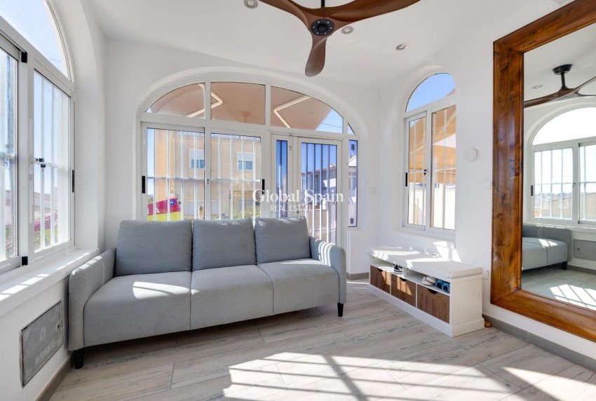 Resale - VILLA -
SAN FULGENCIO - LA MARINA