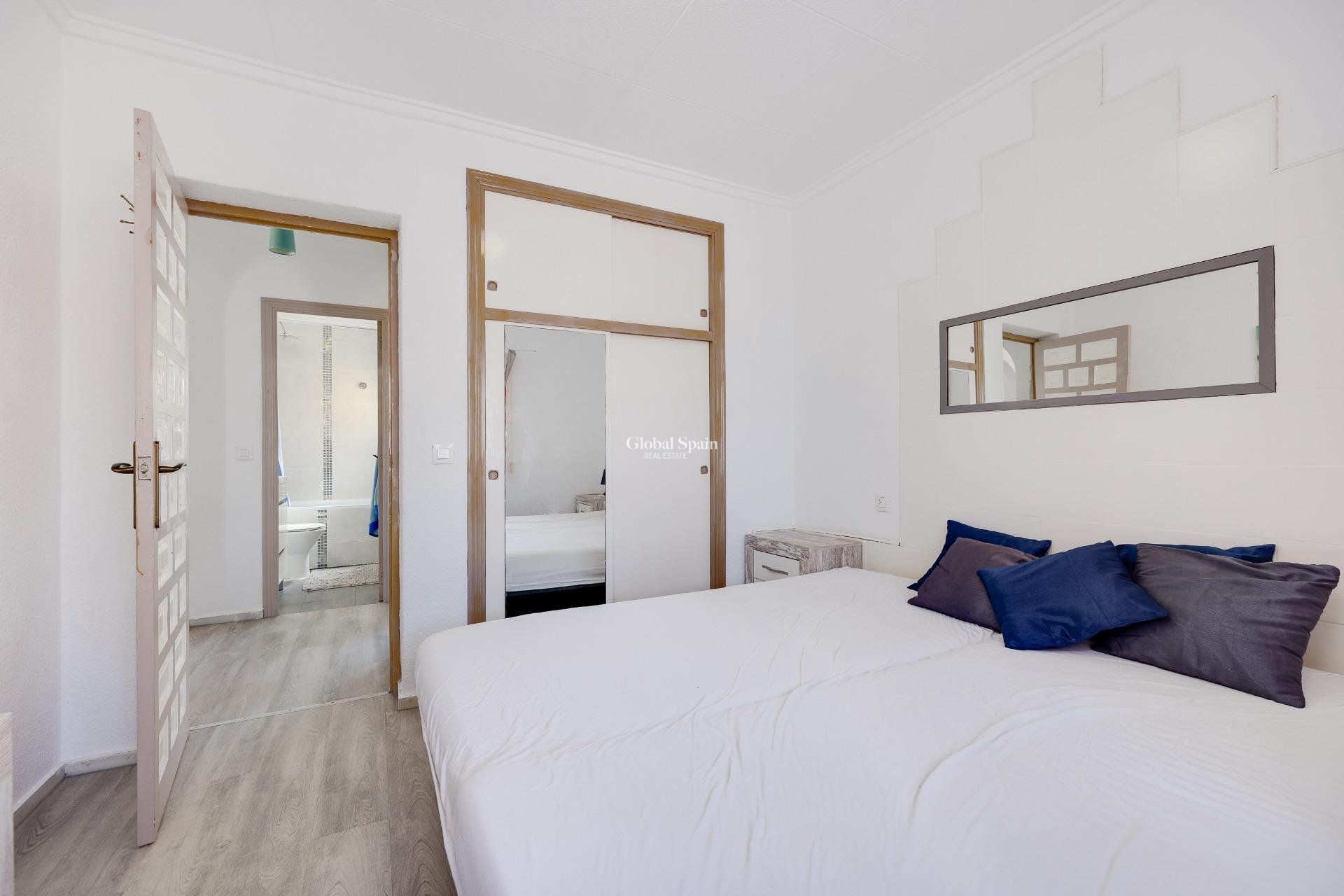 Resale - VILLA -
SAN FULGENCIO - LA MARINA