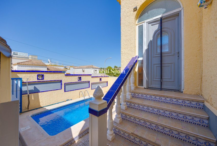 Resale - VILLA -
SAN FULGENCIO - LA MARINA