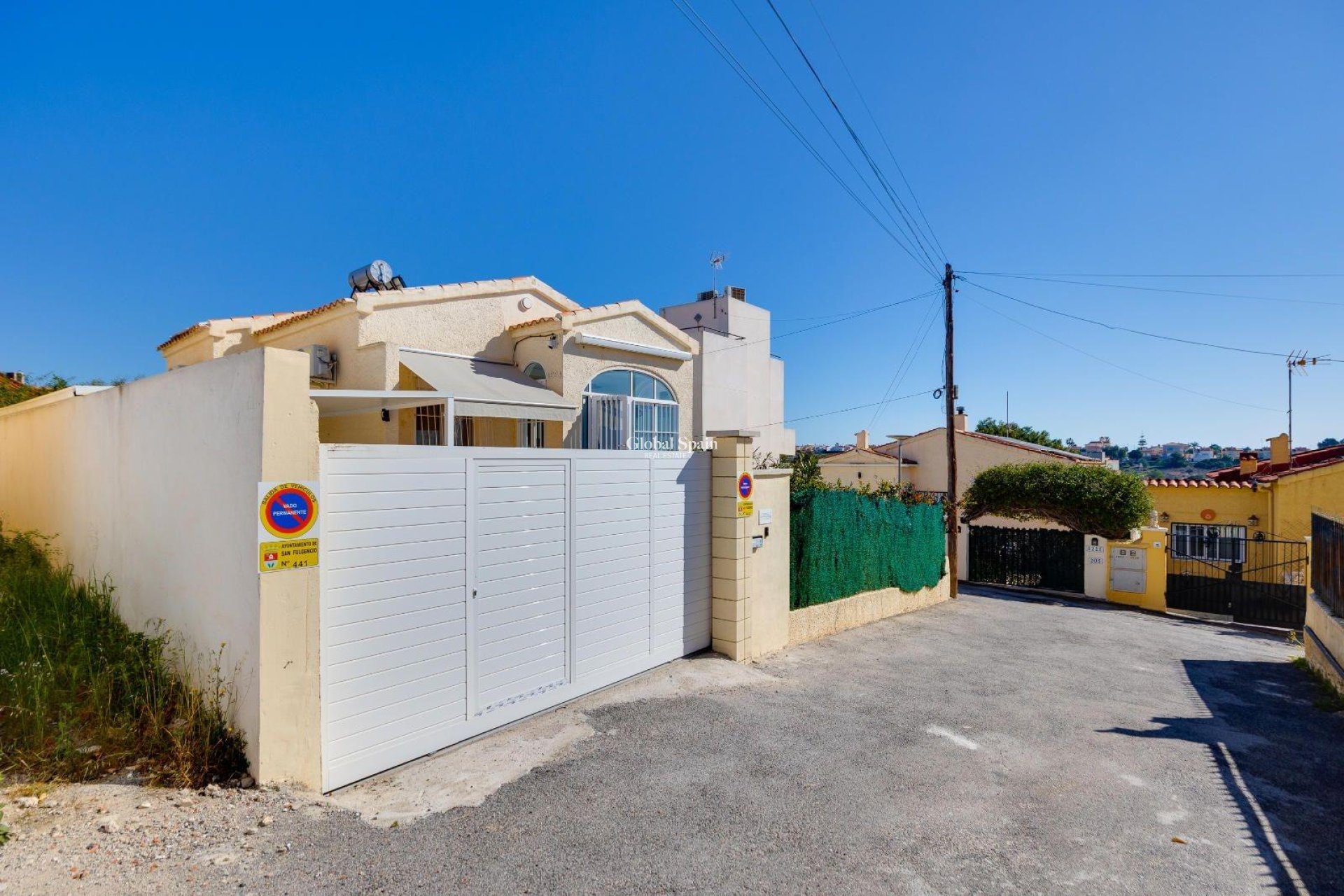 Resale - VILLA -
SAN FULGENCIO - LA MARINA