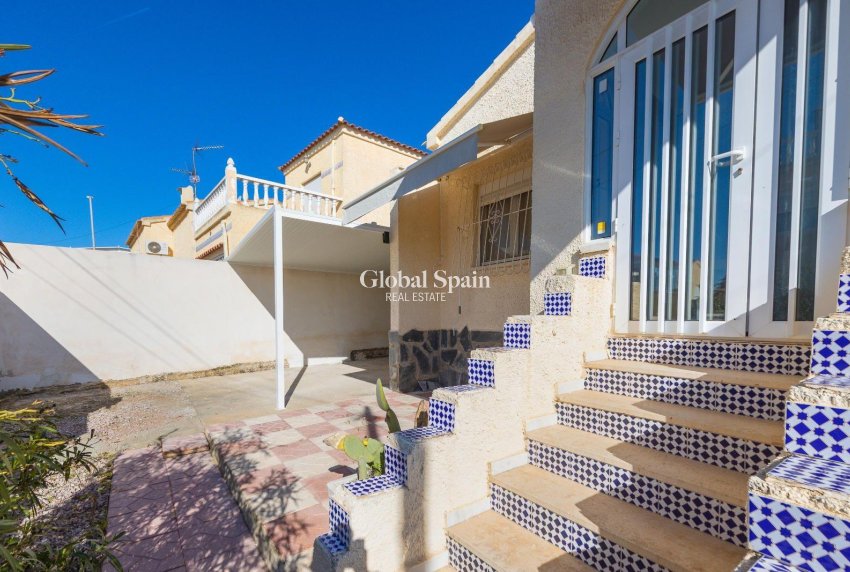 Resale - VILLA -
SAN FULGENCIO - LA MARINA