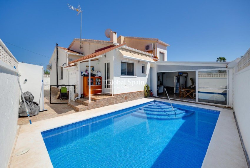 Resale - VILLA -
SAN FULGENCIO - LA MARINA