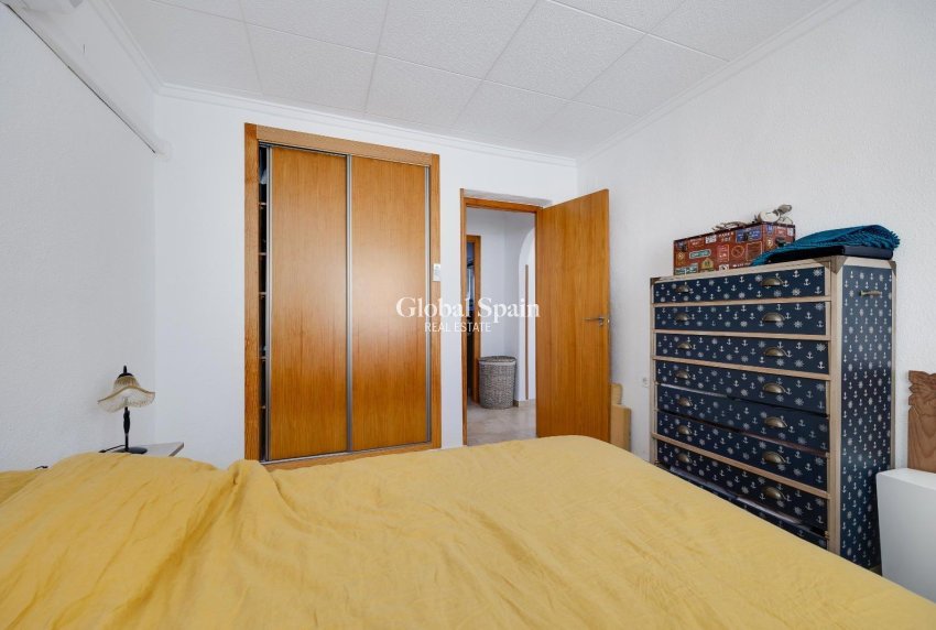 Resale - VILLA -
SAN FULGENCIO - LA MARINA