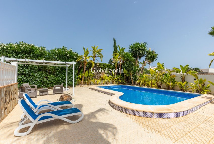 Resale - VILLA -
SAN FULGENCIO - Urb. La Marina