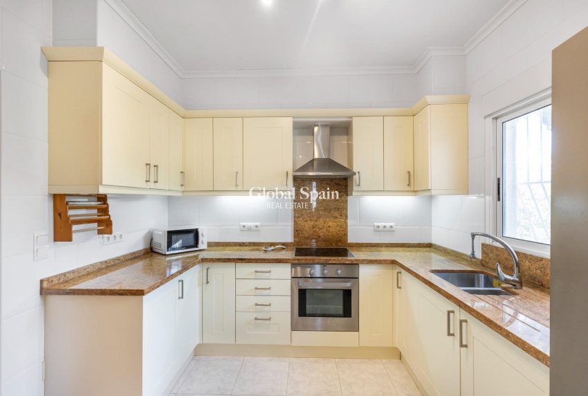 Resale - VILLA -
SAN FULGENCIO - Urb. La Marina