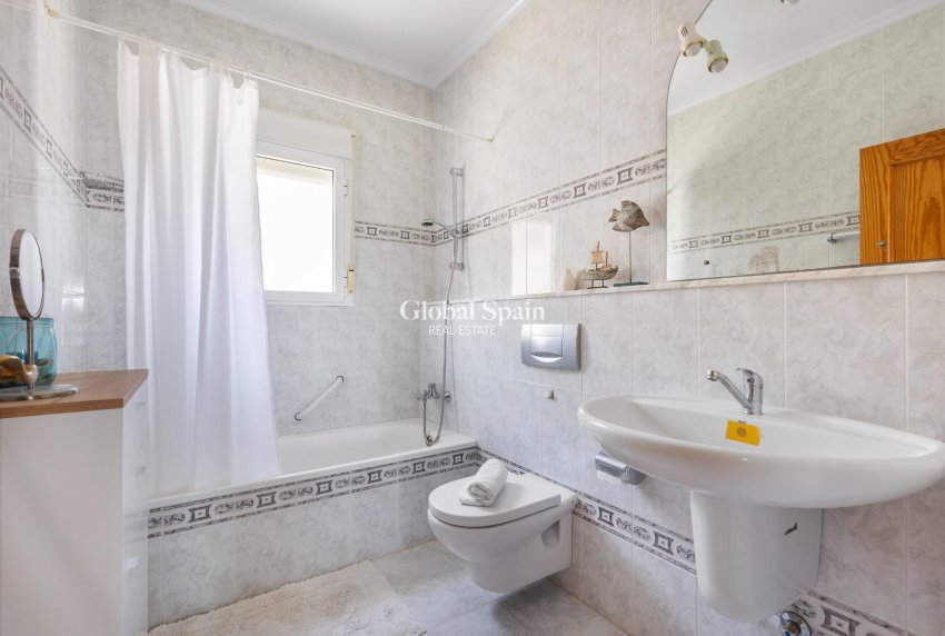 Resale - VILLA -
SAN FULGENCIO - Urb. La Marina