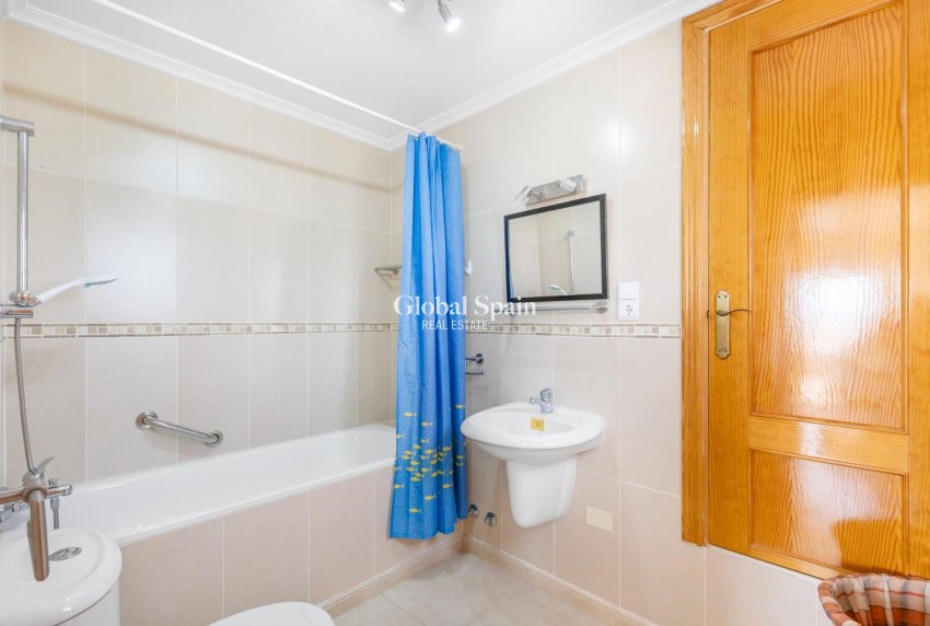 Resale - VILLA -
SAN FULGENCIO - Urb. La Marina