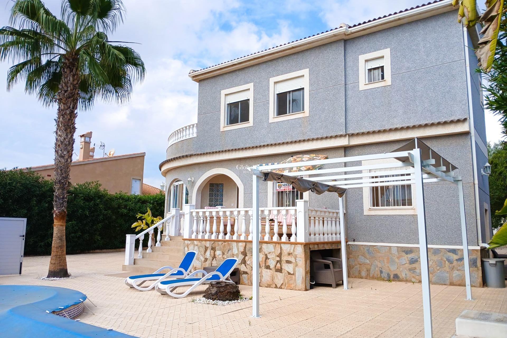 Resale - VILLA -
SAN FULGENCIO - Urb. La Marina
