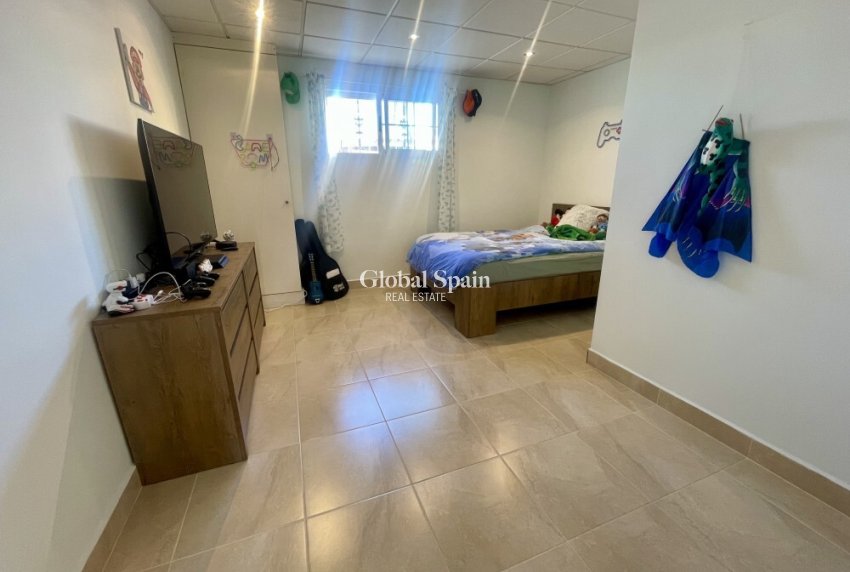 Resale - VILLA -
SAN FULGENCIO - Urbanisation la Marina