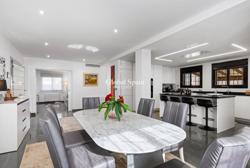 Resale - Villa -
SAN JUAN DE ALICANTE - Frank Espinós