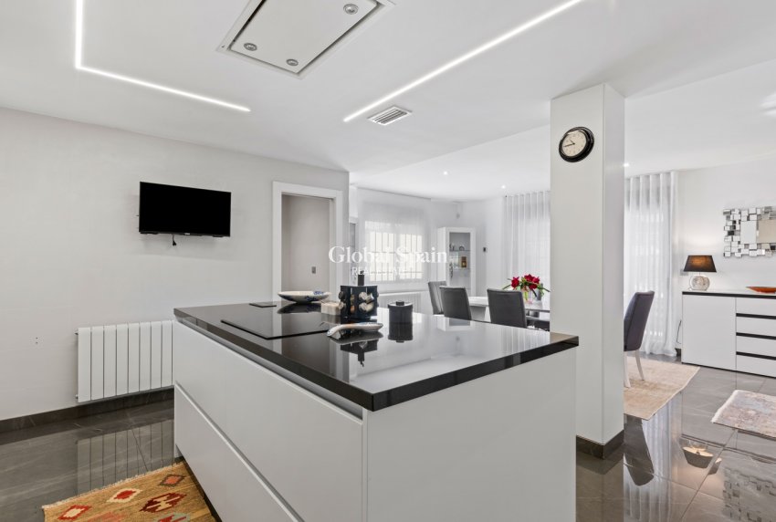 Resale - Villa -
SAN JUAN DE ALICANTE - Frank Espinós