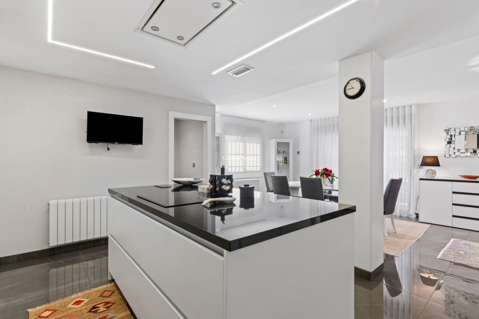 Resale - Villa -
SAN JUAN DE ALICANTE - Frank Espinós