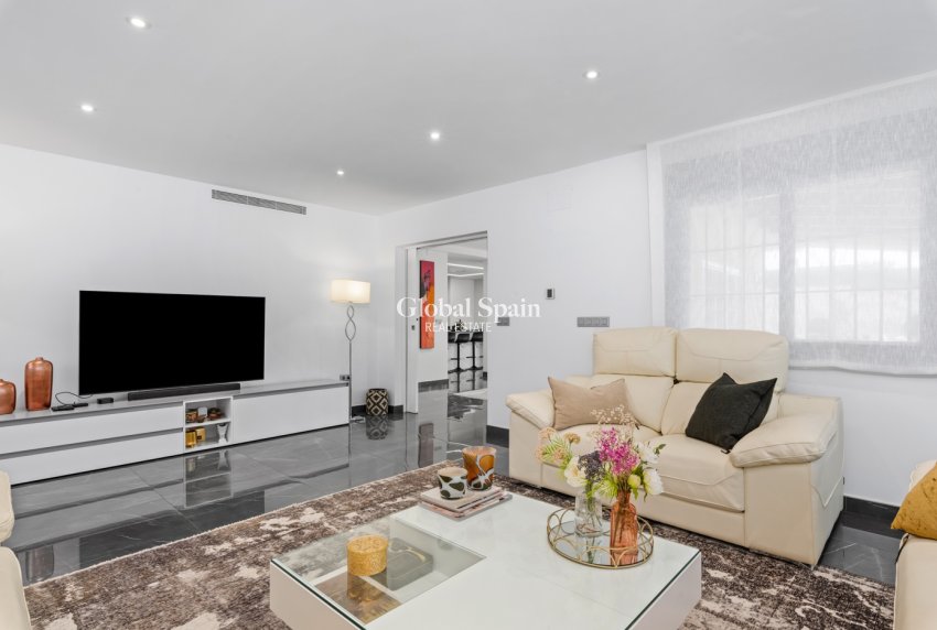 Resale - Villa -
SAN JUAN DE ALICANTE - Frank Espinós