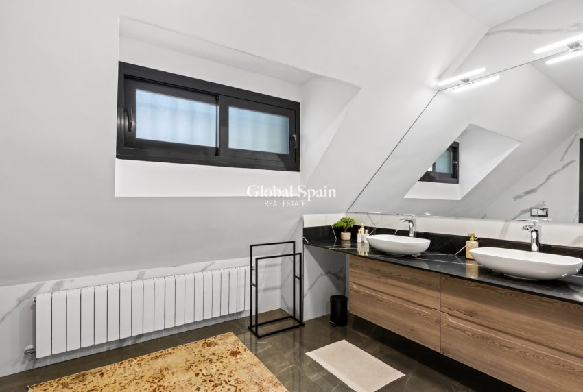 Resale - Villa -
SAN JUAN DE ALICANTE - Frank Espinós