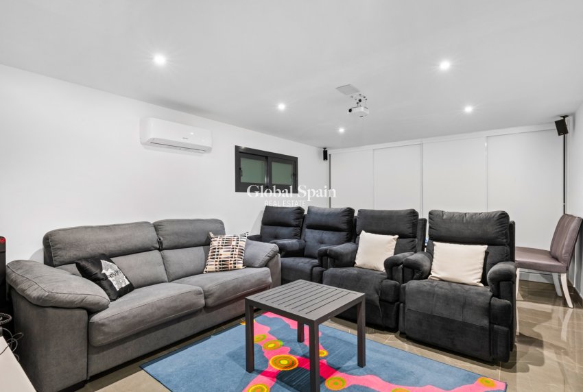 Resale - Villa -
SAN JUAN DE ALICANTE - Frank Espinós