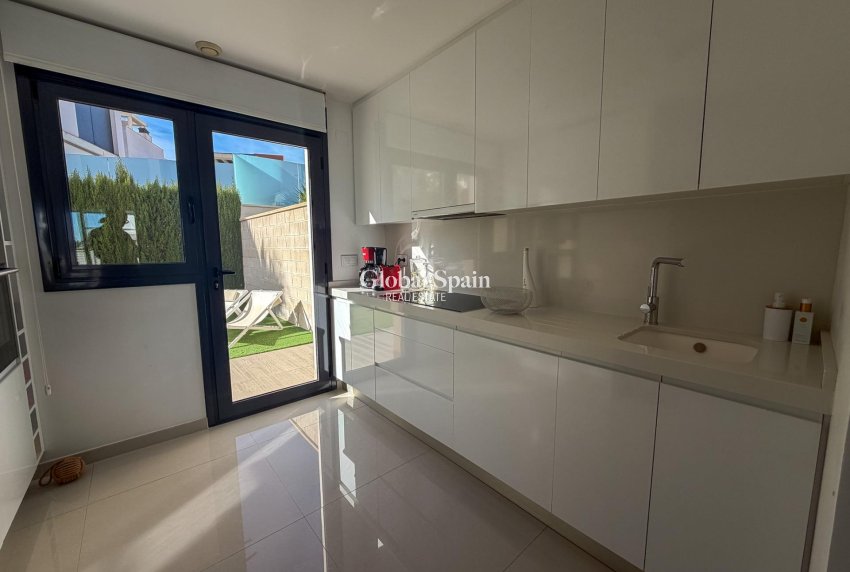 Resale - VILLA -
SAN MIGUEL DE SALINAS - Bellavista