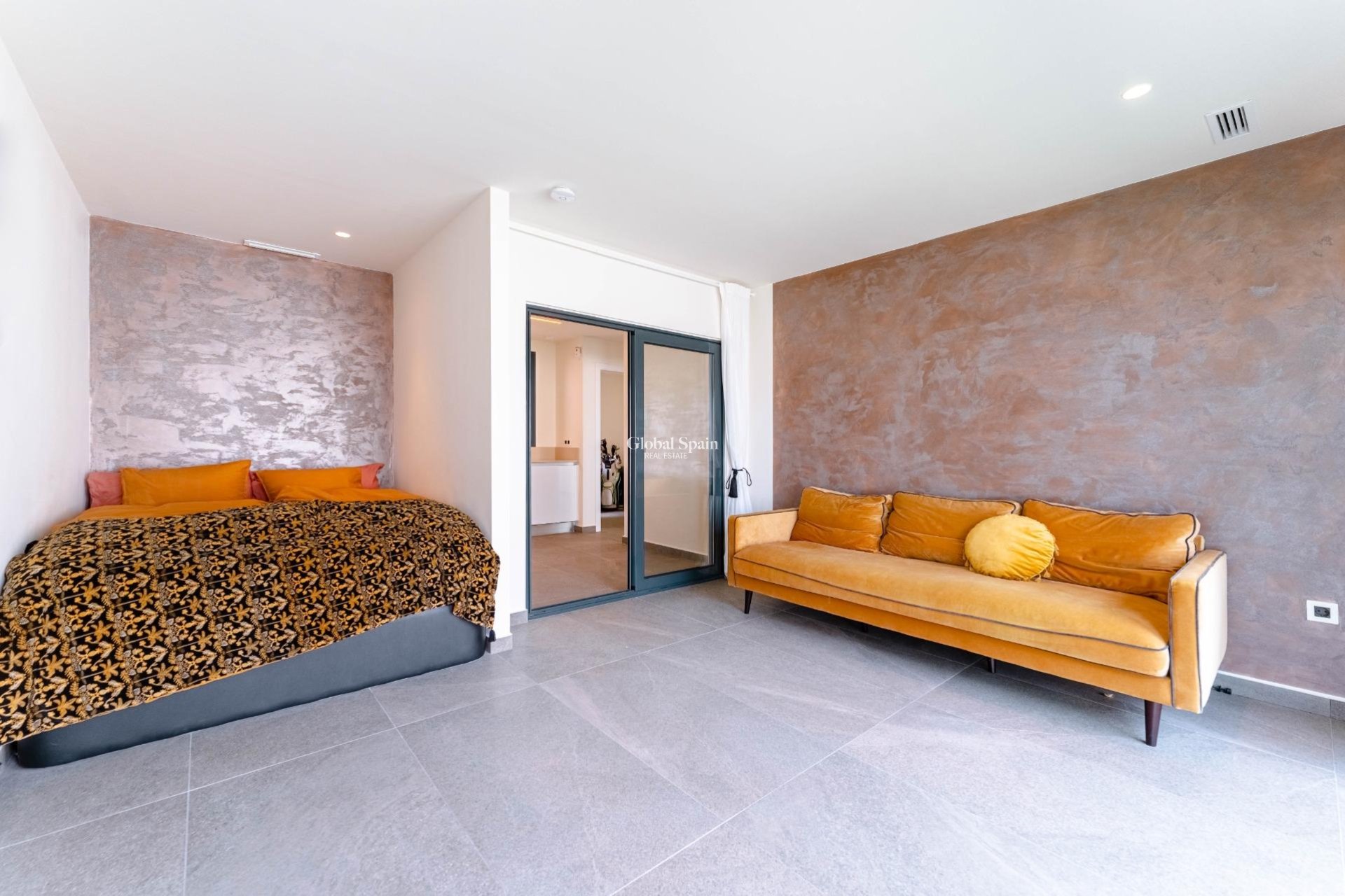 Resale - VILLA -
SAN MIGUEL DE SALINAS - Bellavista