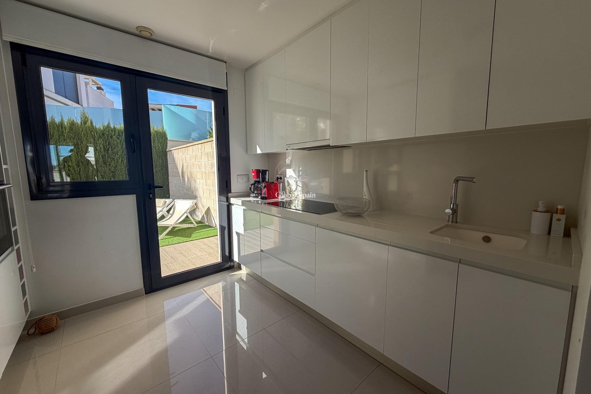 Resale - VILLA -
SAN MIGUEL DE SALINAS - Bellavista